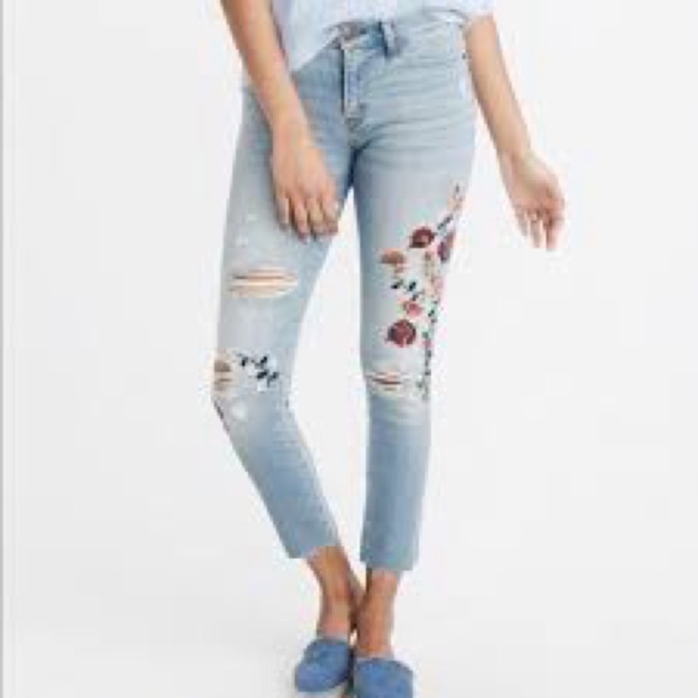 Abercrombie & Fitch Light Blue Embroidered Skinny Jeans